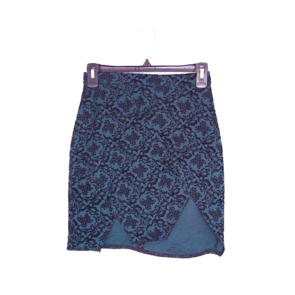 Juniors Teal Skirt Size Small Black Velour Designs Floral Mini Skirt Women's - Picture 1 of 5